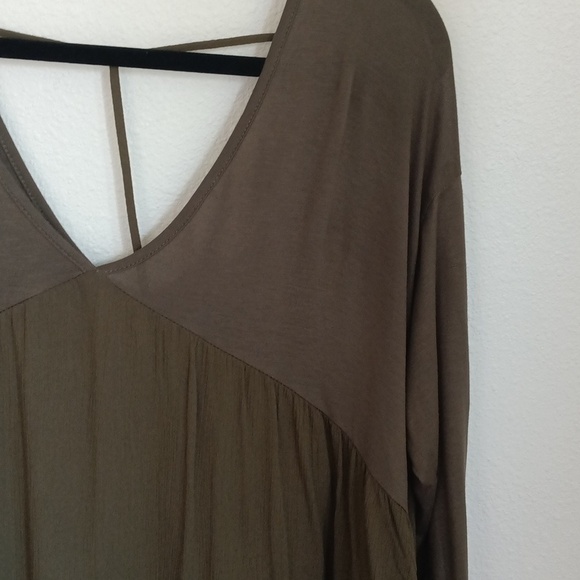 Altar'd State Womens Olive Green Flowy Gauze Babydoll Top Vneck Tunic Size Large - Picture 3 of 9